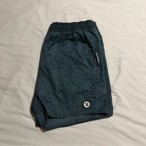 Vuori Maverick Volley Shorts L Light Deep Sea Water Lilly
